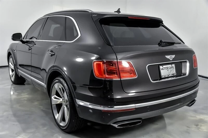 2017 Bentley Bentayga - Image 9 of 12