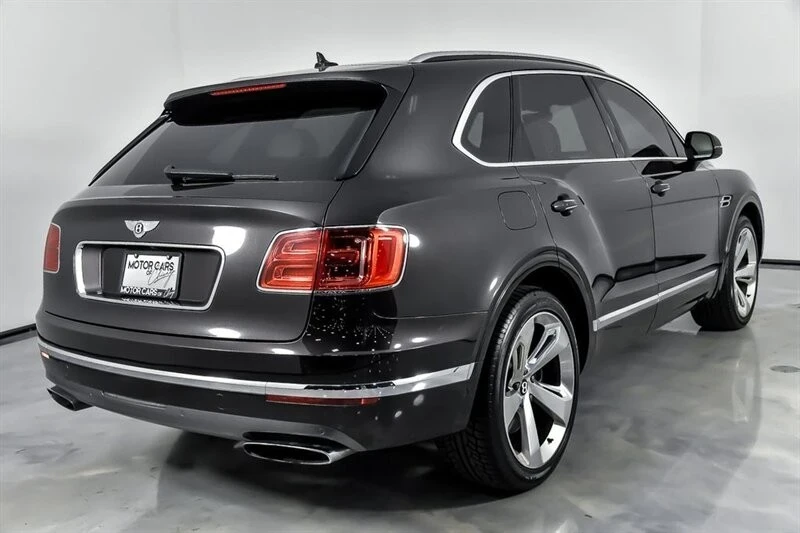 2017 Bentley Bentayga - Image 11 of 12