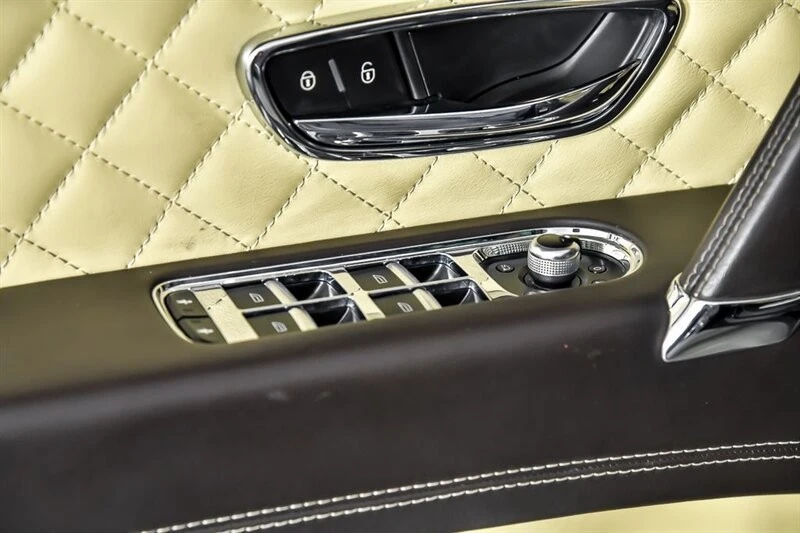 2017 Bentley Bentayga - Image 20 of 21
