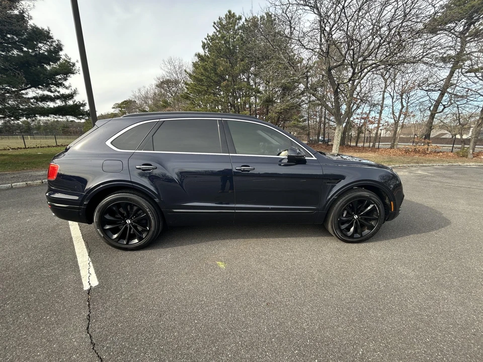 2017 Bentley Bentayga - Image 13 of 31