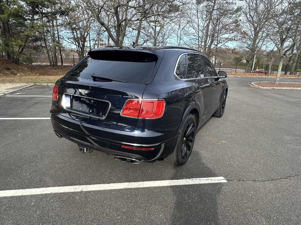 2017 Bentley Bentayga - Image 15 of 31