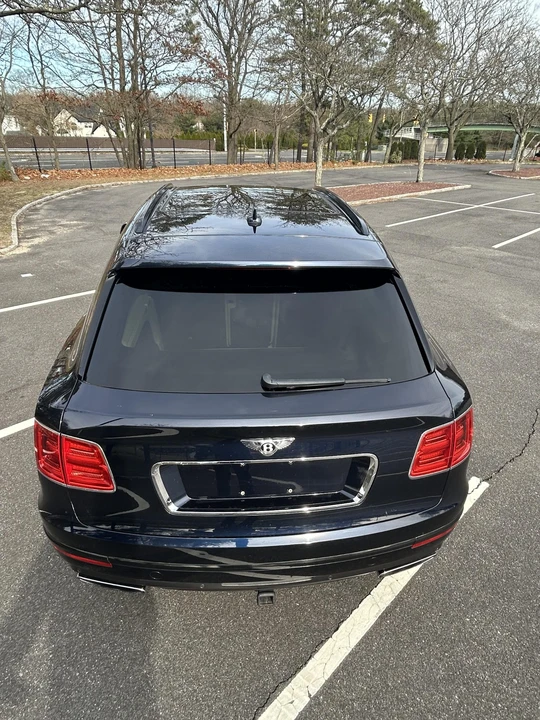 2017 Bentley Bentayga - Image 18 of 31