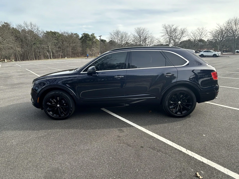 2017 Bentley Bentayga - Image 23 of 31