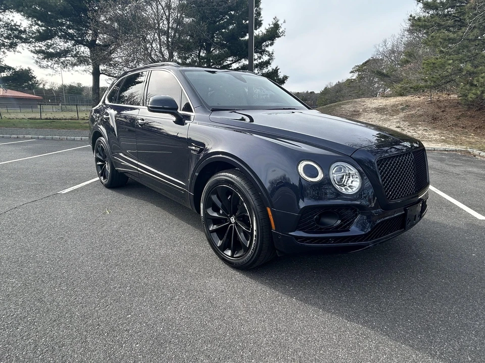 2017 Bentley Bentayga - Image 8 of 31