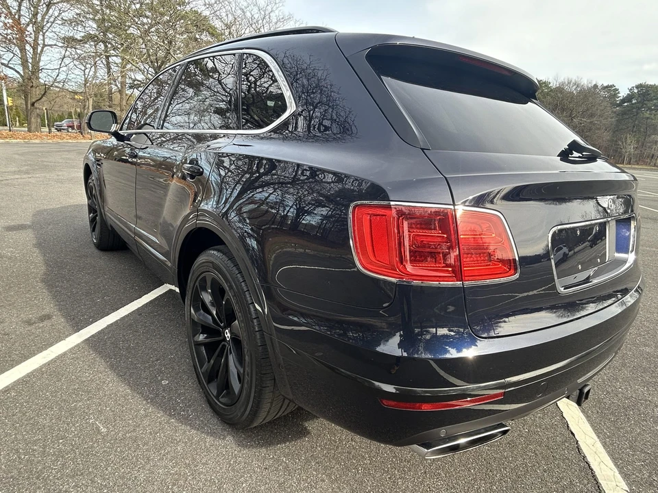 2017 Bentley Bentayga - Image 19 of 31