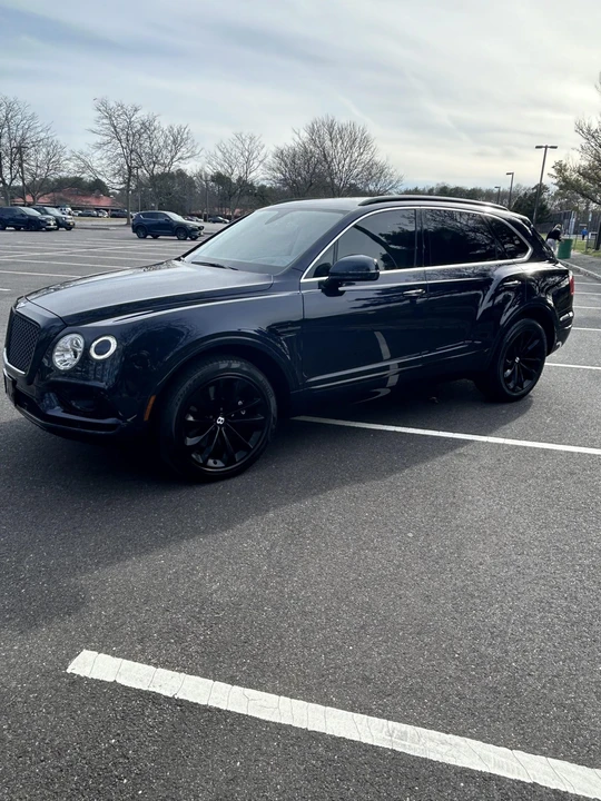 2017 Bentley Bentayga - Image 2 of 31