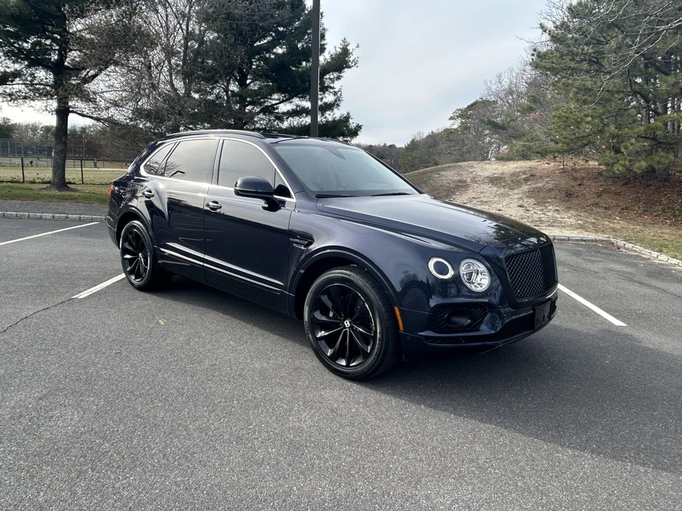 2017 Bentley Bentayga - Image 9 of 31