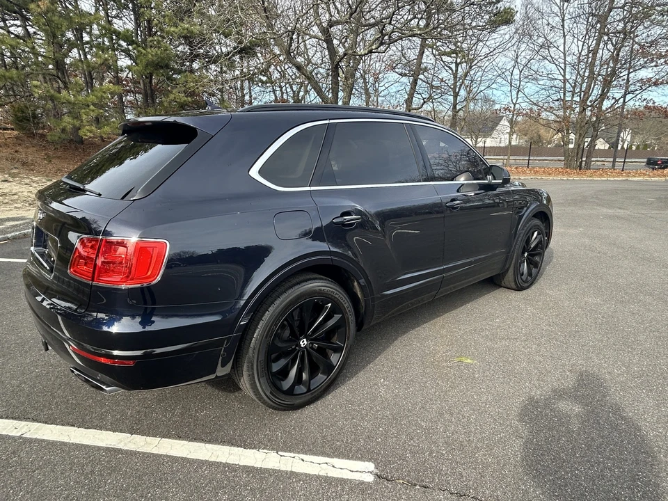 2017 Bentley Bentayga - Image 14 of 31