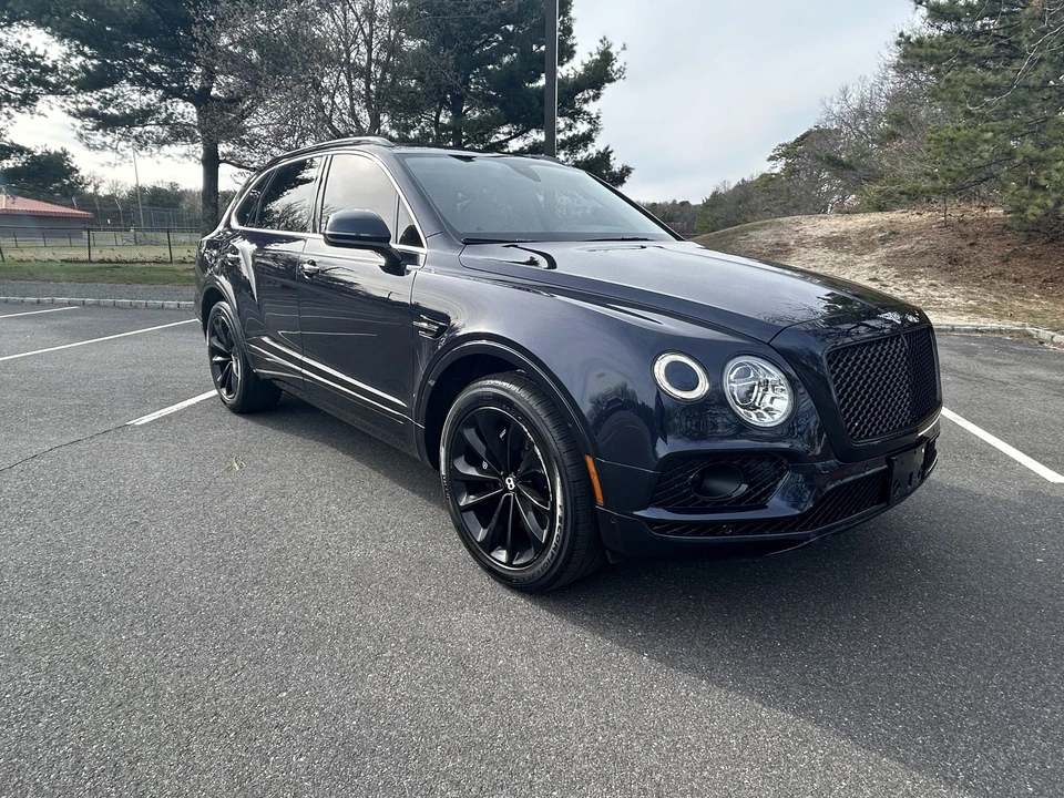 2017 Bentley Bentayga - Image 10 of 31