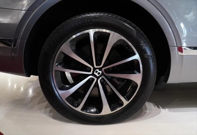 2017 Bentley Bentayga - Image 11 of 21