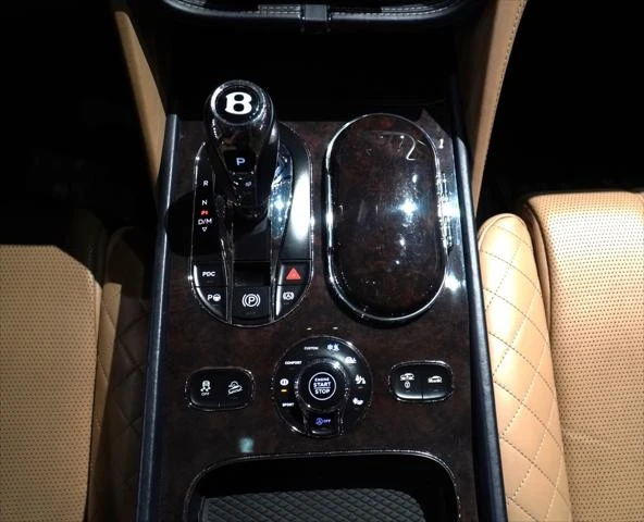 2017 Bentley Bentayga - Image 17 of 21