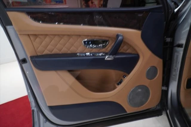 2017 Bentley Bentayga - Image 12 of 21