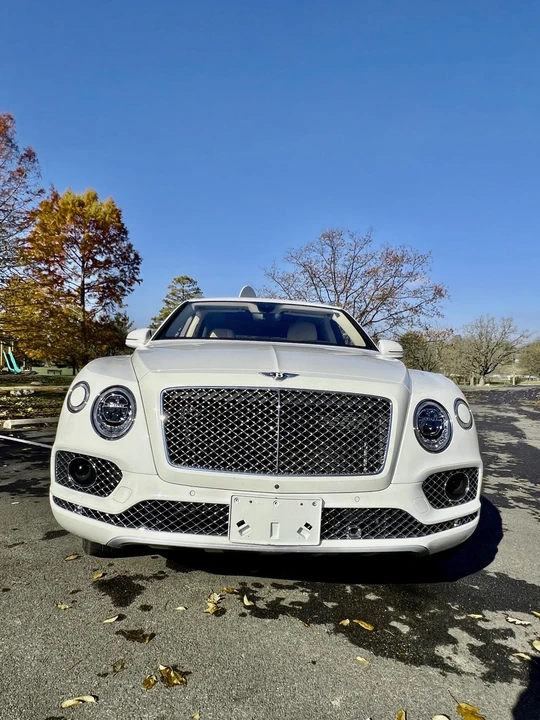 2017 Bentley Bentayga - Image 4 of 31