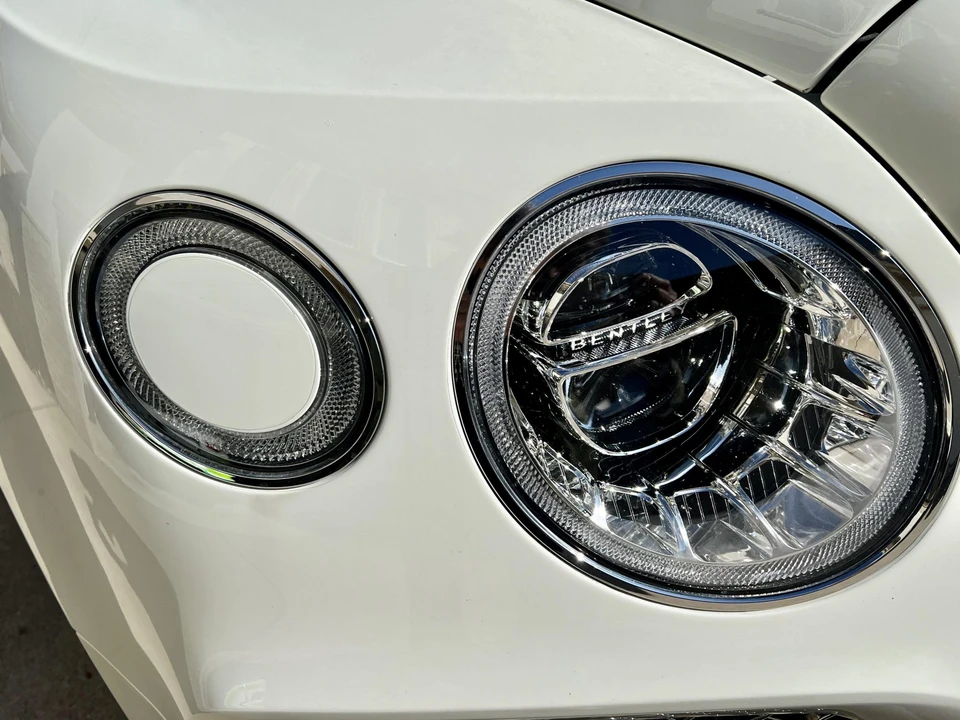 2017 Bentley Bentayga - Image 17 of 31