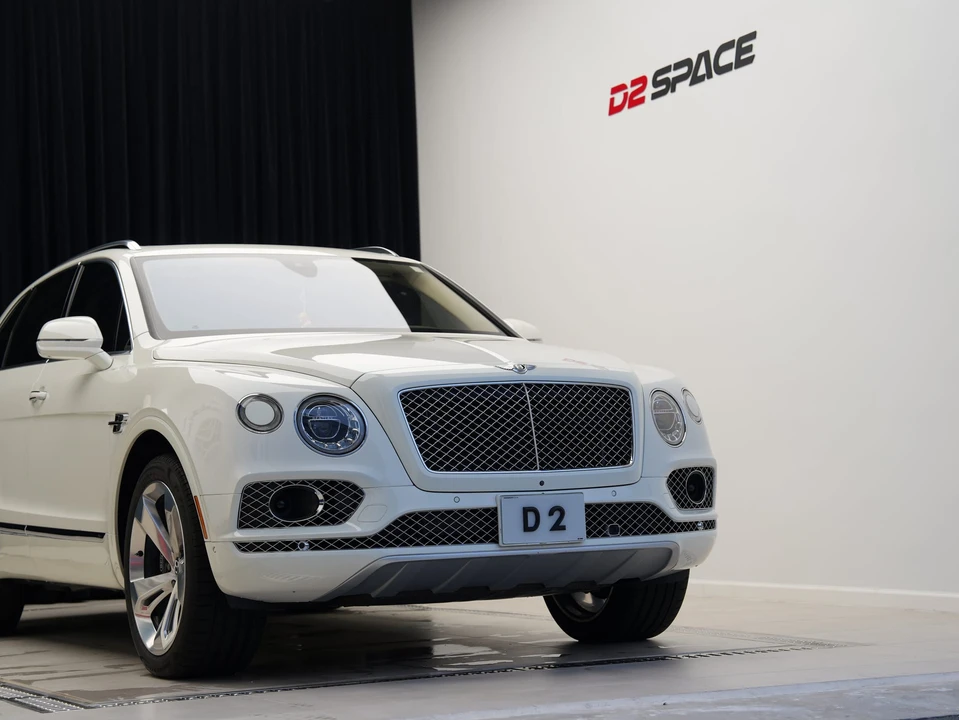 2017 Bentley Bentayga - Image 17 of 31