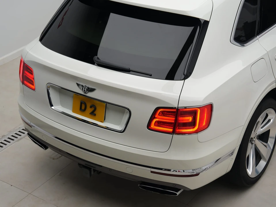 2017 Bentley Bentayga - Image 21 of 31