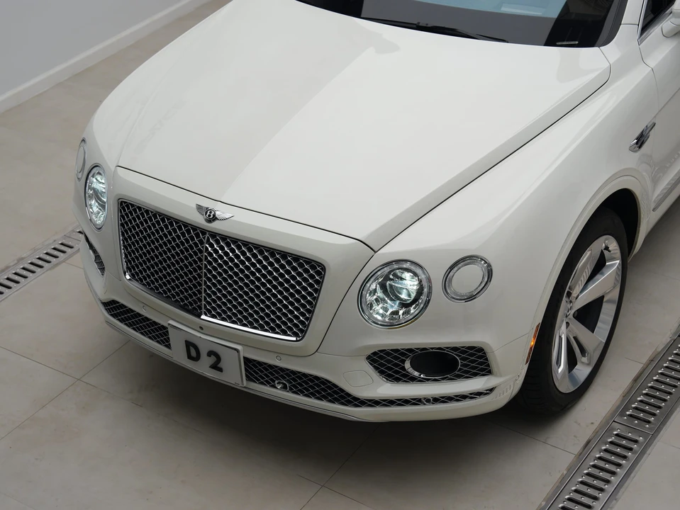 2017 Bentley Bentayga - Image 24 of 31
