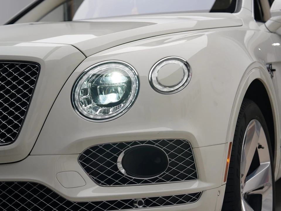 2017 Bentley Bentayga - Image 26 of 31