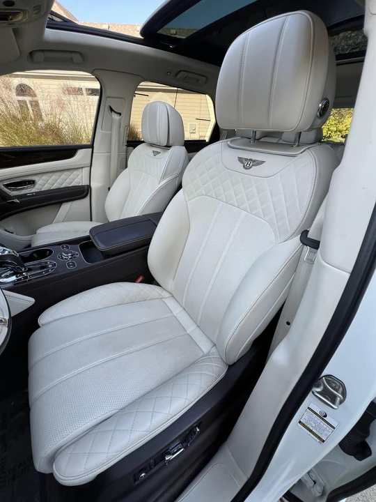 2017 Bentley Bentayga - Image 23 of 31