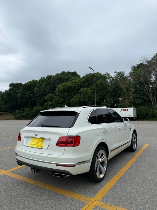 2017 Bentley Bentayga - Image 14 of 31