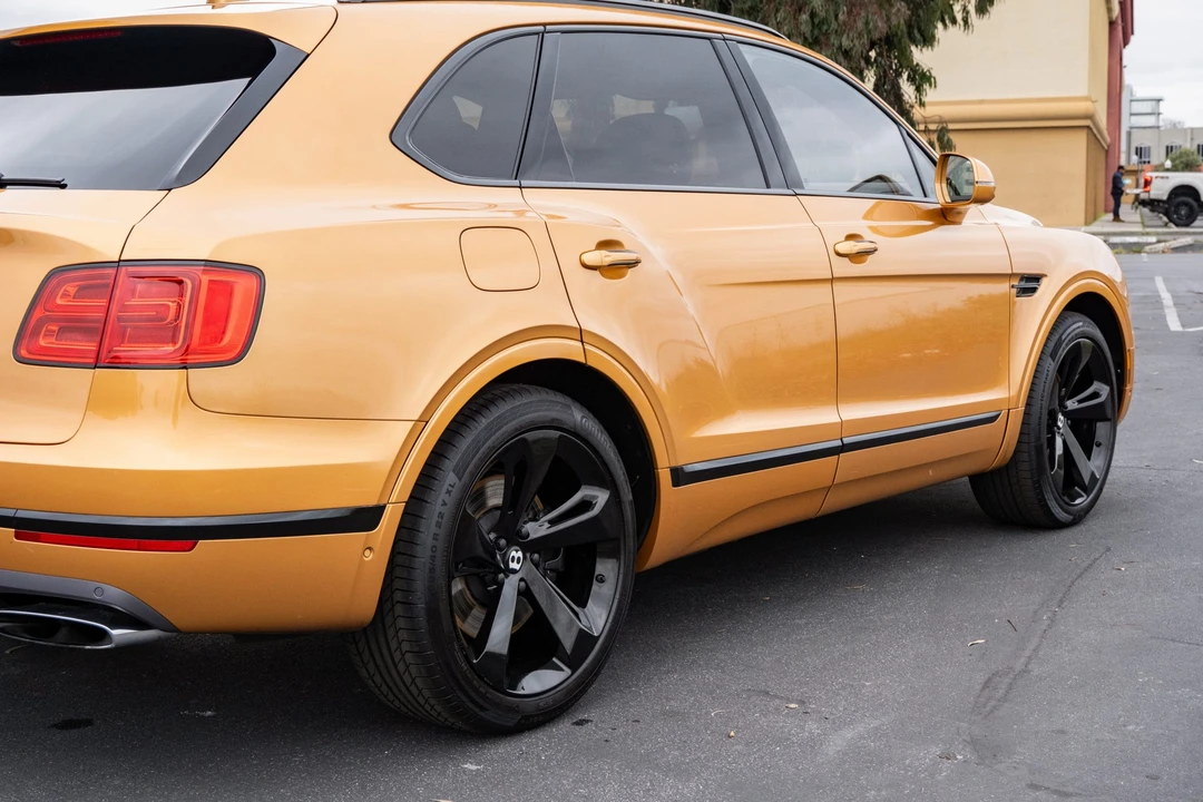 2017 Bentley Bentayga - Image 26 of 31
