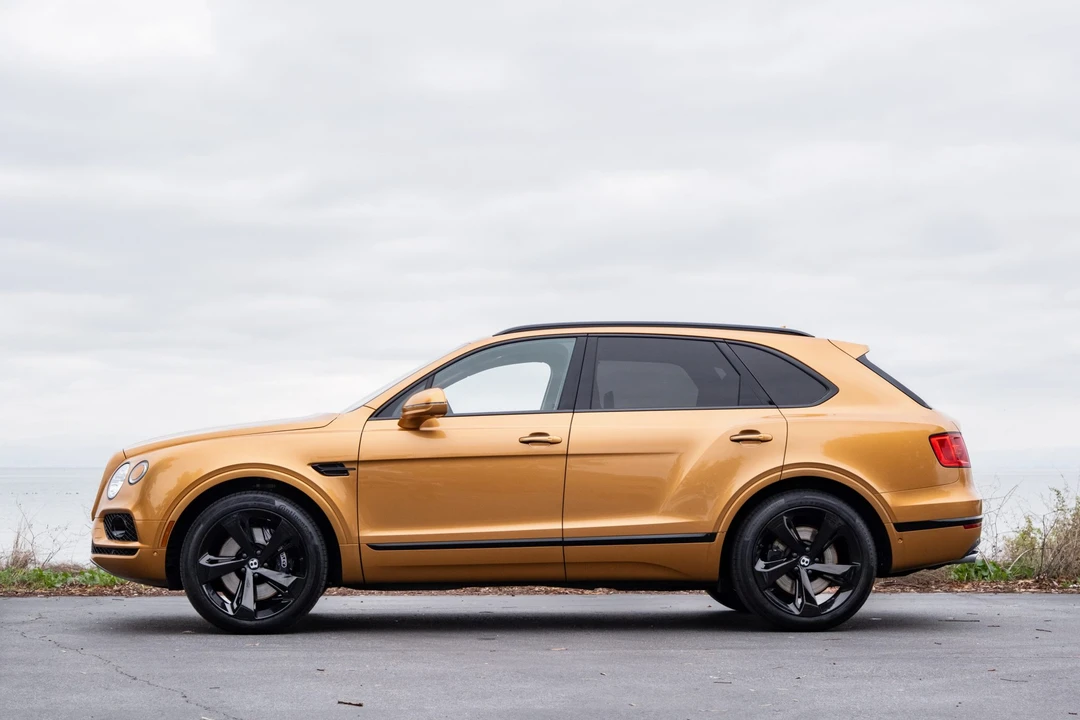 2017 Bentley Bentayga - Image 2 of 31