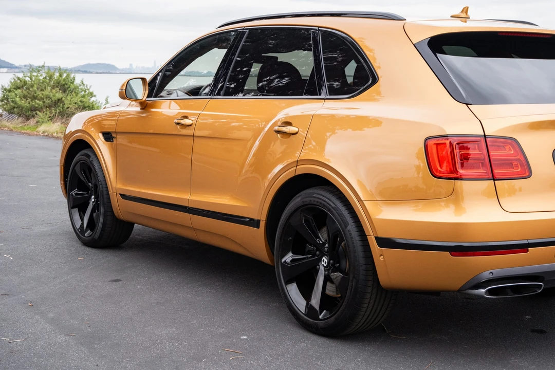 2017 Bentley Bentayga - Image 25 of 31