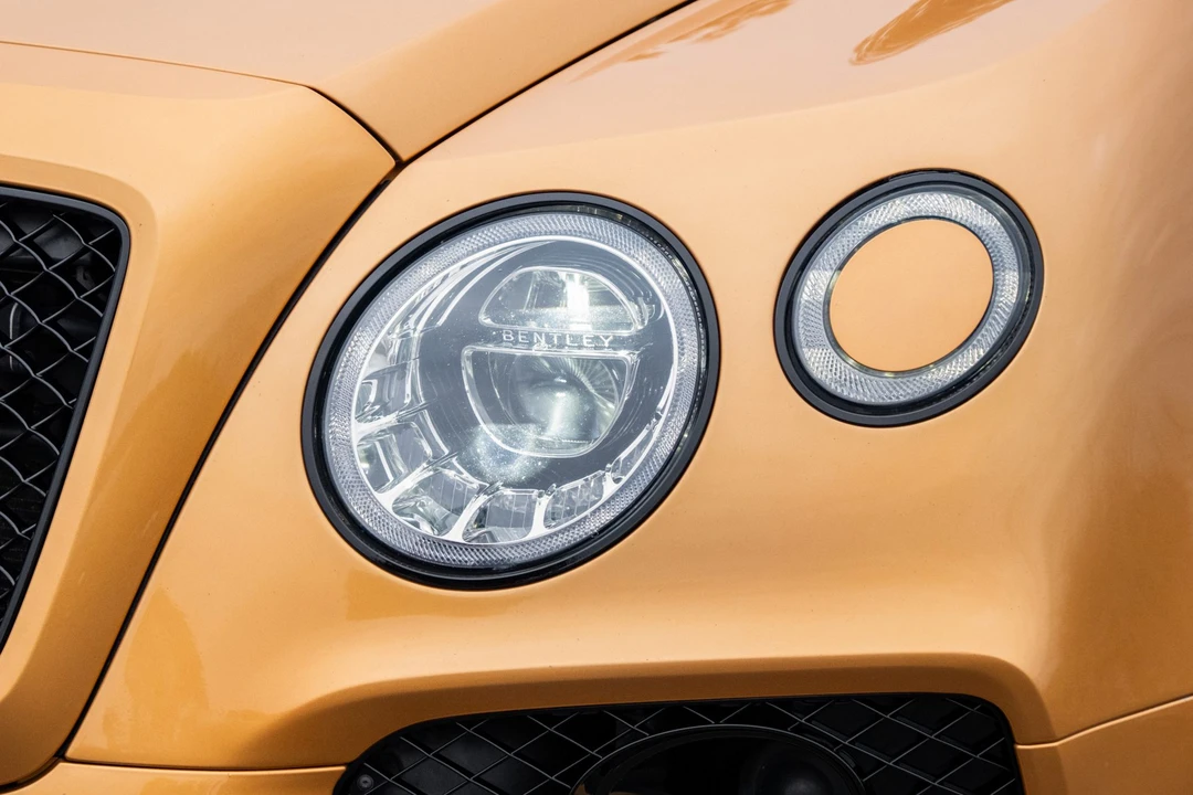2017 Bentley Bentayga - Image 16 of 31