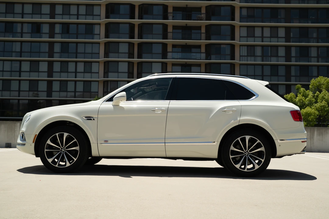 2017 Bentley Bentayga - Image 20 of 31