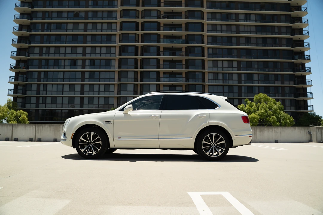 2017 Bentley Bentayga - Image 18 of 31