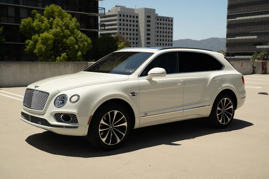 2017 Bentley Bentayga - Image 2 of 31