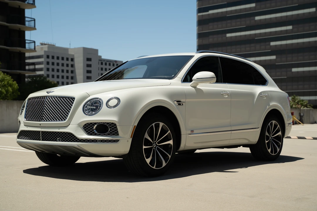 2017 Bentley Bentayga - Image 4 of 31