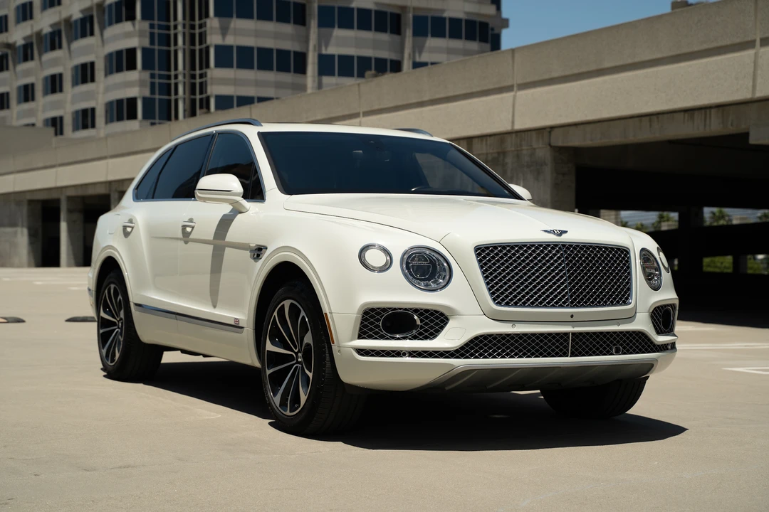2017 Bentley Bentayga - Image 9 of 31