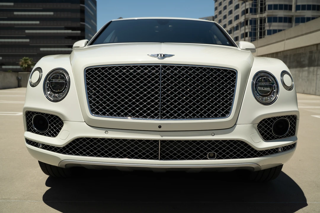 2017 Bentley Bentayga - Image 8 of 31
