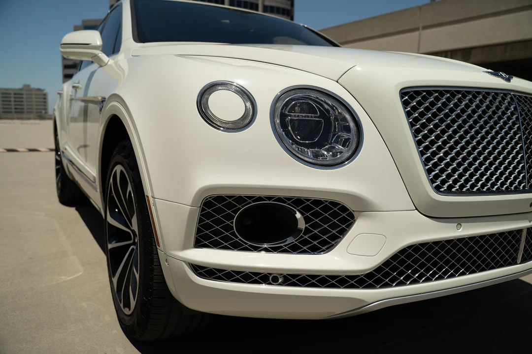 2017 Bentley Bentayga - Image 29 of 31
