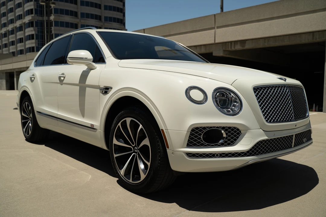 2017 Bentley Bentayga - Image 11 of 31