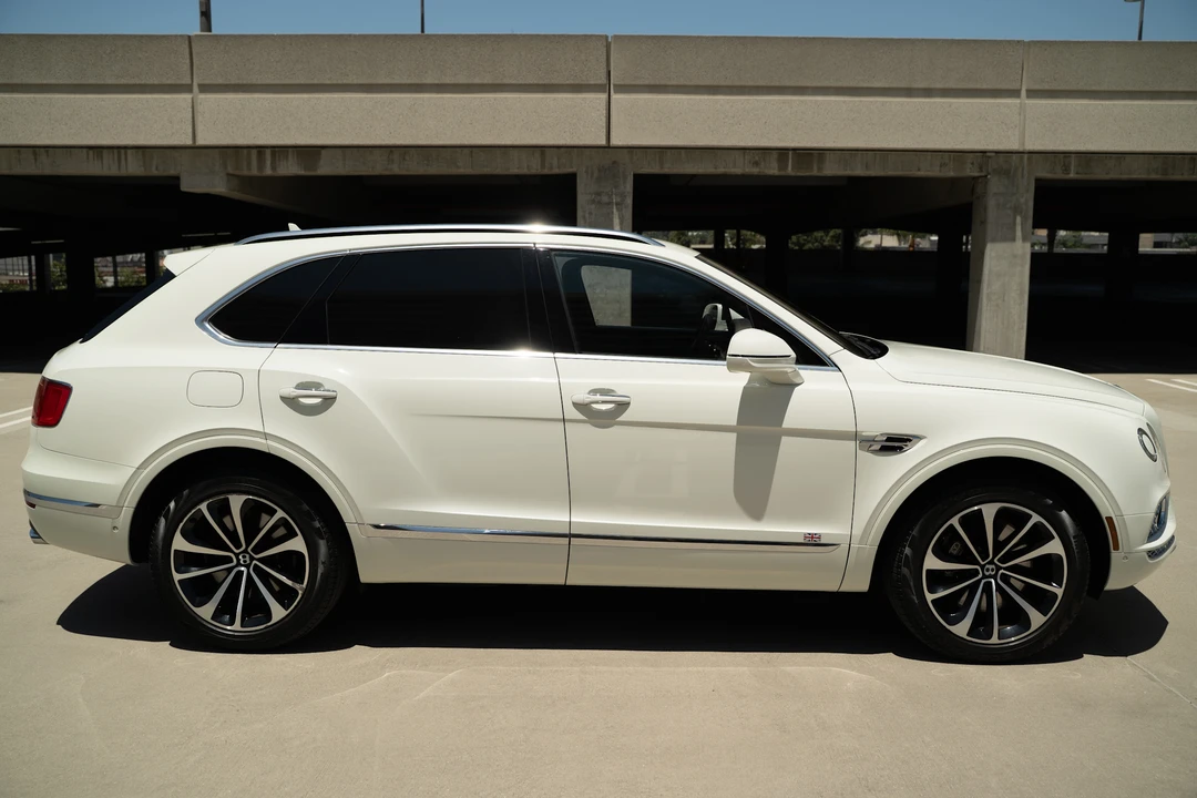 2017 Bentley Bentayga - Image 12 of 31