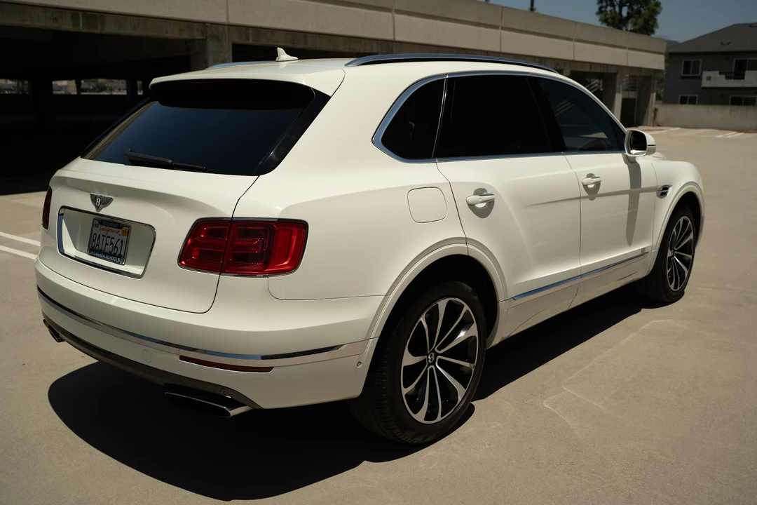 2017 Bentley Bentayga - Image 13 of 31