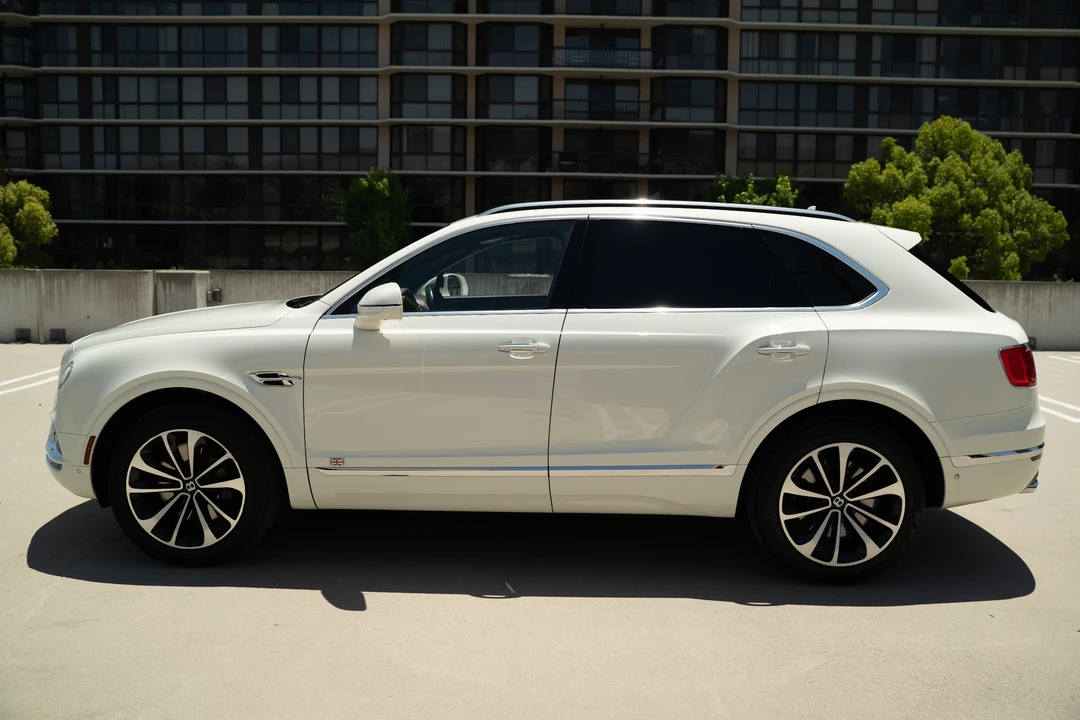 2017 Bentley Bentayga - Image 21 of 31