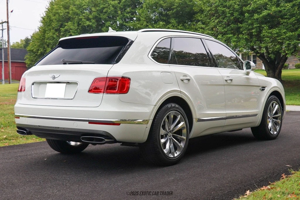 2017 Bentley Bentayga - Image 8 of 12