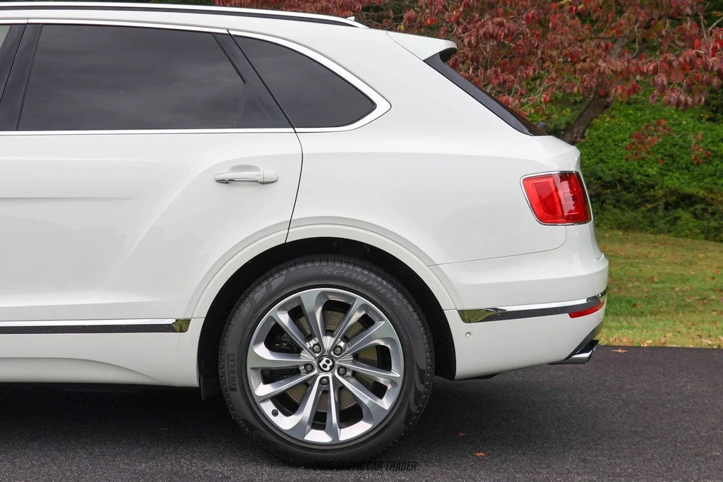 2017 Bentley Bentayga - Image 5 of 12