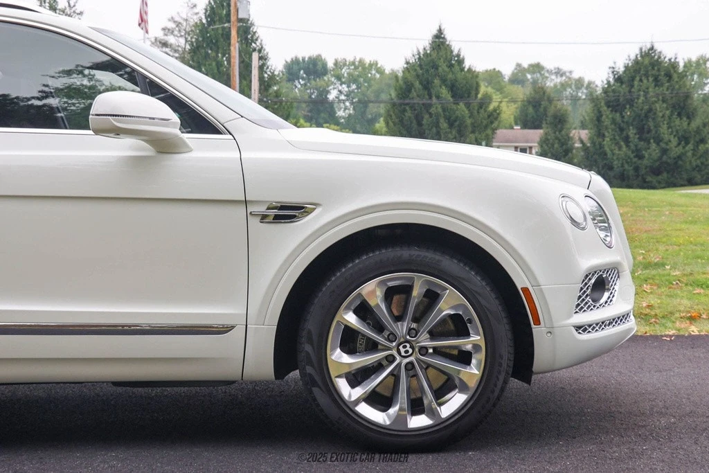 2017 Bentley Bentayga - Image 11 of 12