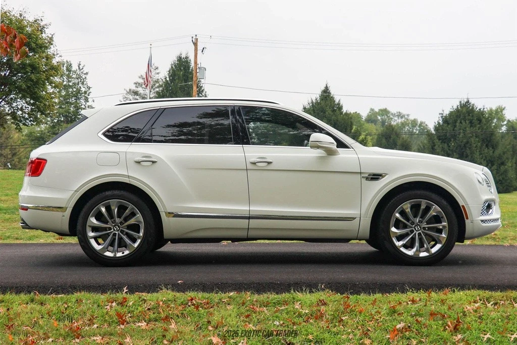 2017 Bentley Bentayga - Image 9 of 12