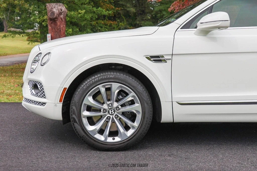2017 Bentley Bentayga - Image 4 of 12