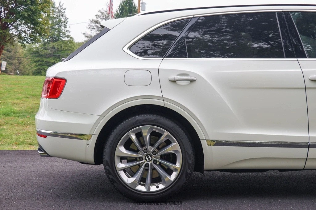 2017 Bentley Bentayga - Image 10 of 12