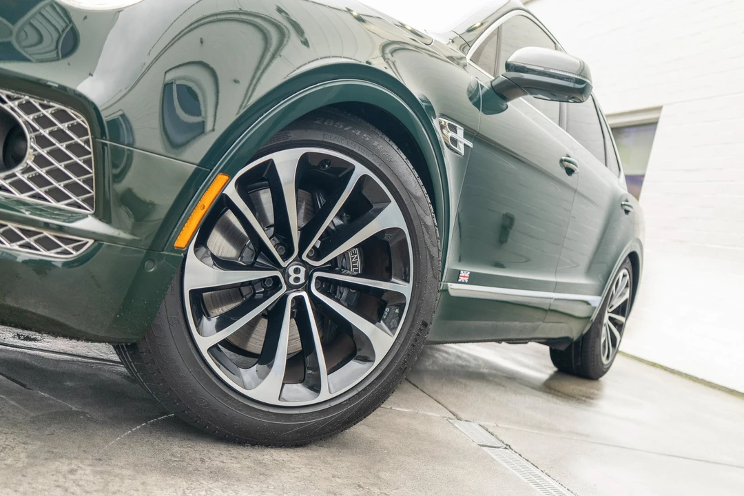2017 Bentley Bentayga - Image 3 of 31
