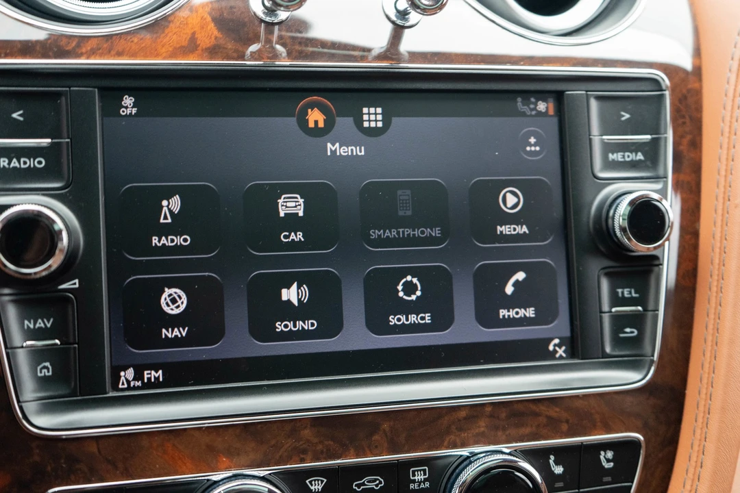 2017 Bentley Bentayga - Image 23 of 31