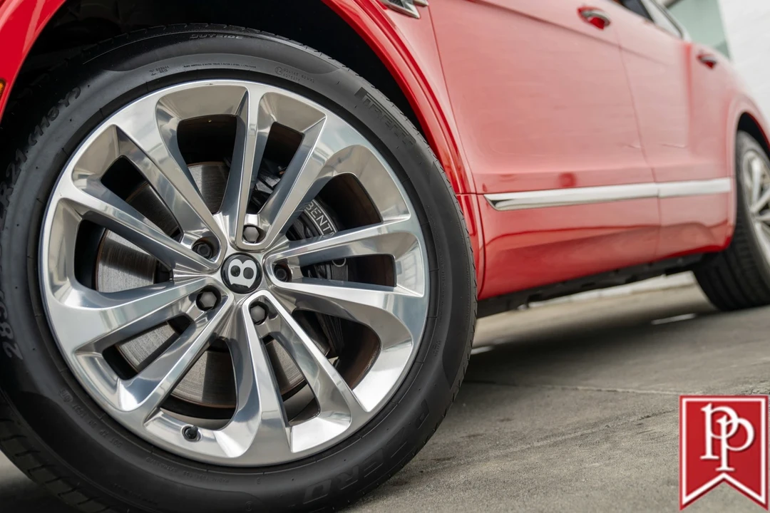 2017 Bentley Bentayga - Image 19 of 21