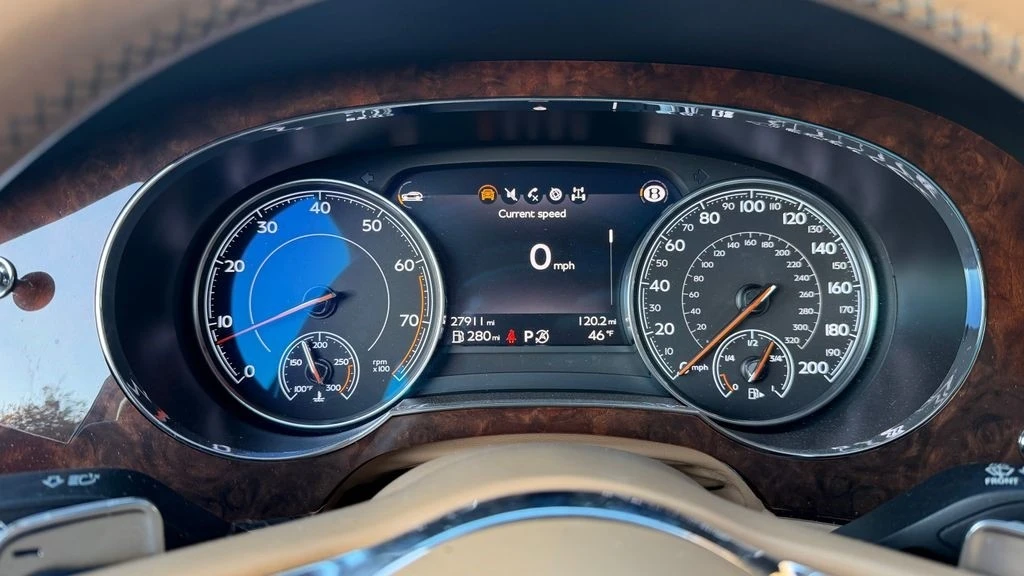 2017 Bentley Bentayga - Image 19 of 21