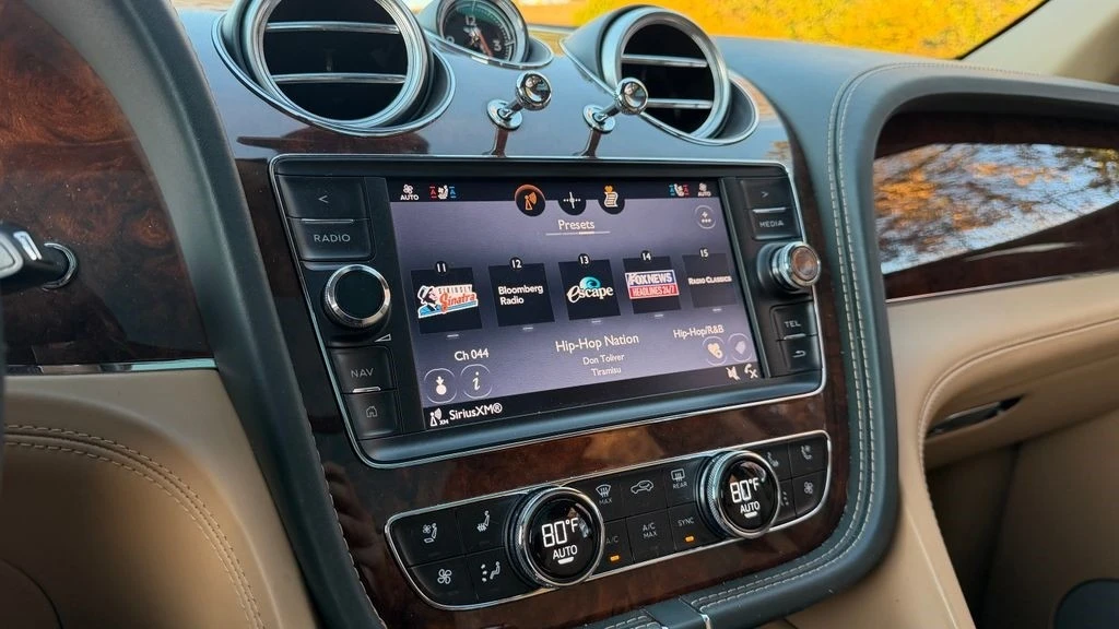 2017 Bentley Bentayga - Image 20 of 21